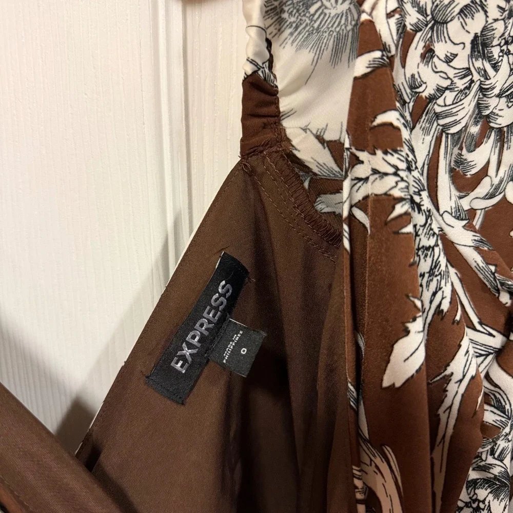 Express Womens Brown Floral Puff Sleeve Crop Top Tie Back Surplice Size 0 - Picture 3 of 14